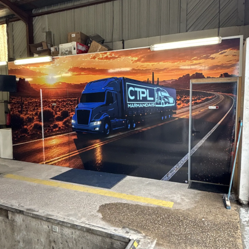 Décor mural grand format avec camion CTPL Marmandais sur fond de coucher de soleil