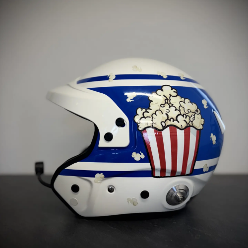 Casque de pilote personnalisé en covering bleu, blanc et rouge avec motif pop-corn