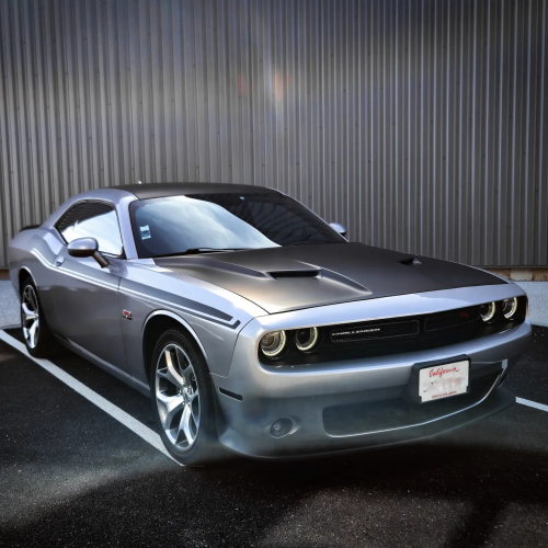 vue avant covering capot noir mat dodge challenger