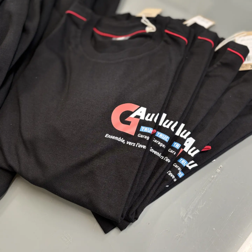 Tee-shirts noirs avec logo couleur G Auto, textile personnalisé en Lot-et-Garonne